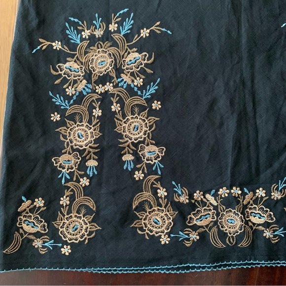 E-col-o-gie Irish Linen Floral Embroidered Black Skirt, Size 10 - Picture 7 of 14